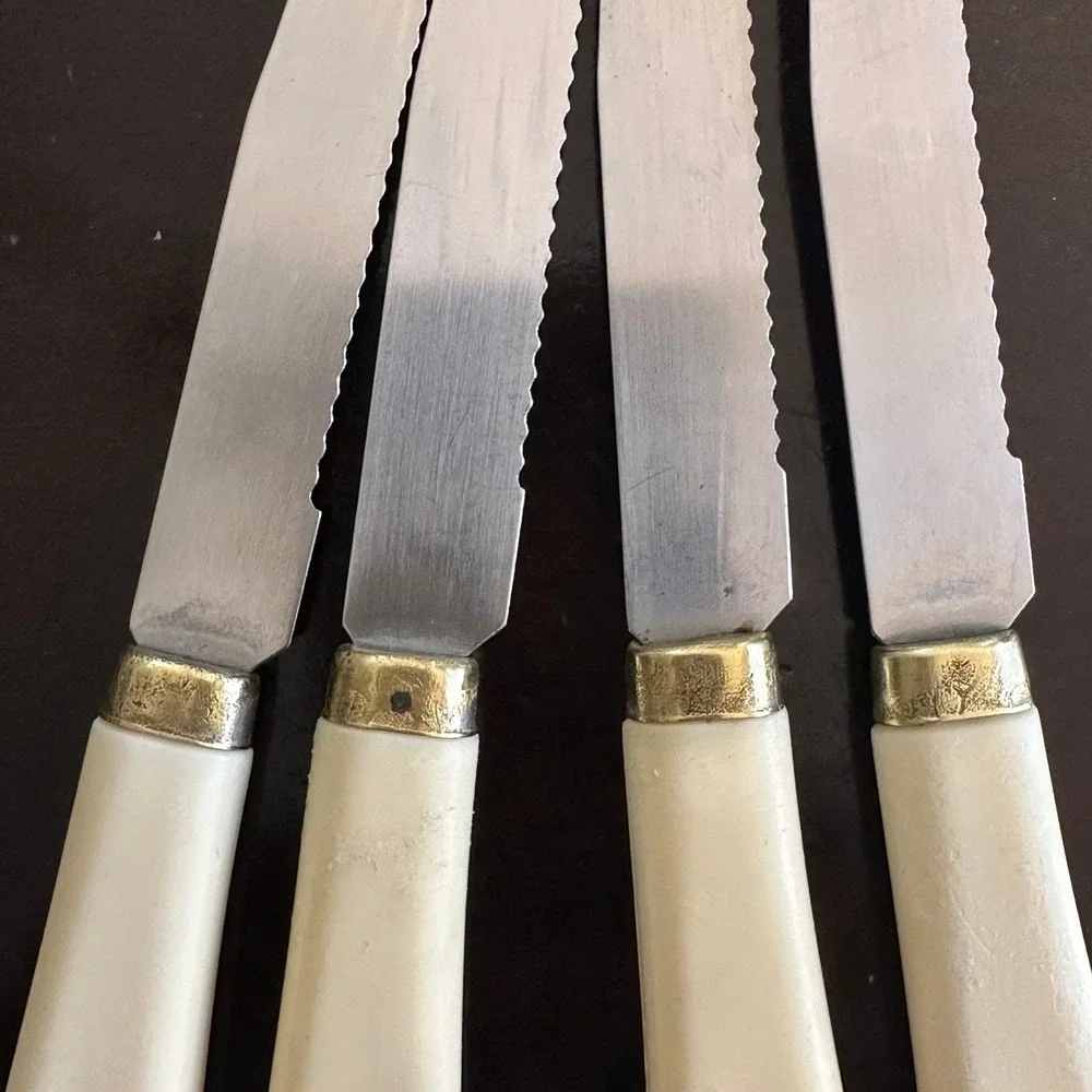 Vintage Quikut Quikkle Stainless USA Steak Knives Set of 4 Cream Handle MCM